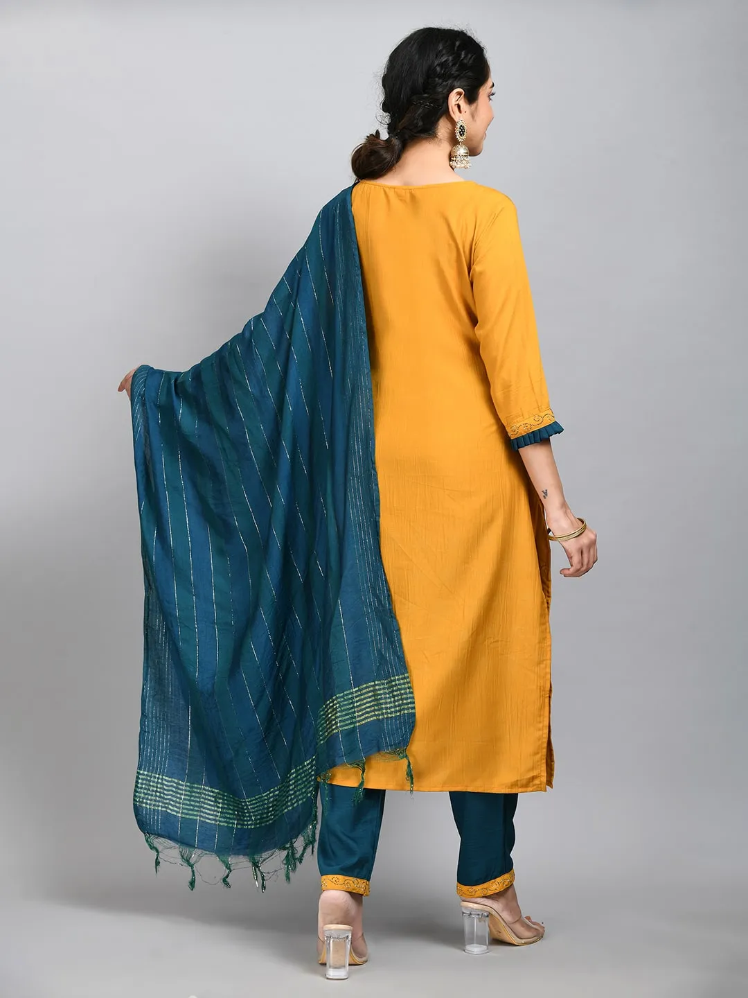 Plus Size Women Yellow Embellished Kurta Pant Set